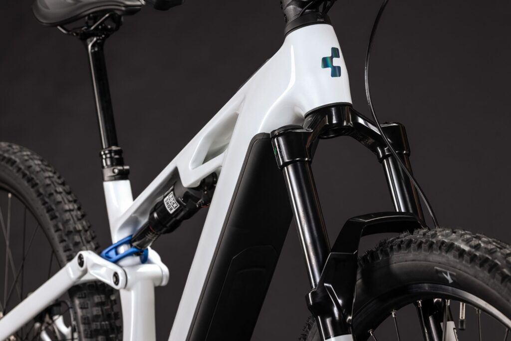 Cube Stereo Hybrid ONE44 HPC Pro 800 metallicwhite´n´blue