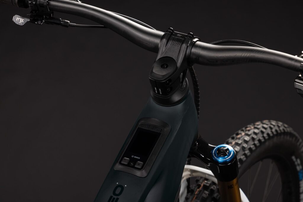 Cube Stereo Hybrid ONE44 HPC AT 800 carbon´n´white