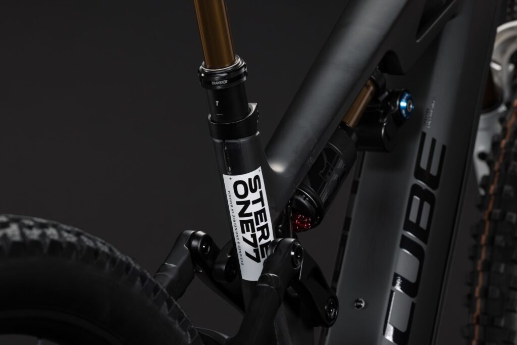 Cube Stereo Hybrid ONE77 HPC AT 800 carbon´n´white