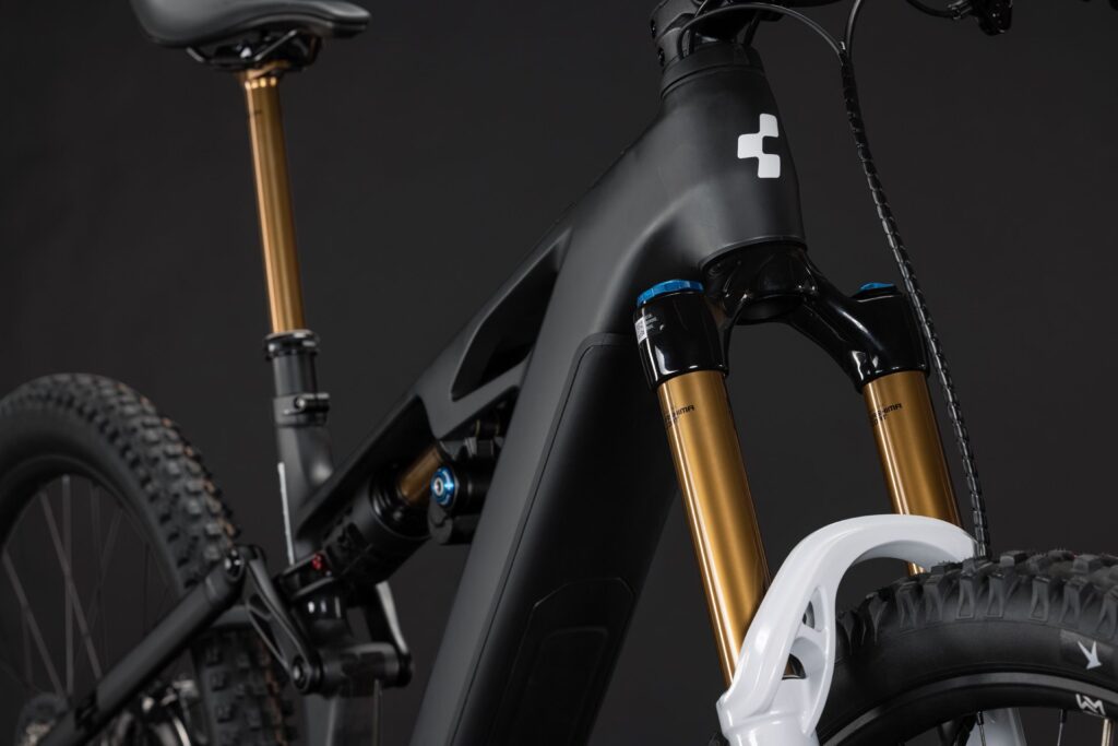 Cube Stereo Hybrid ONE77 HPC AT 800 carbon´n´white