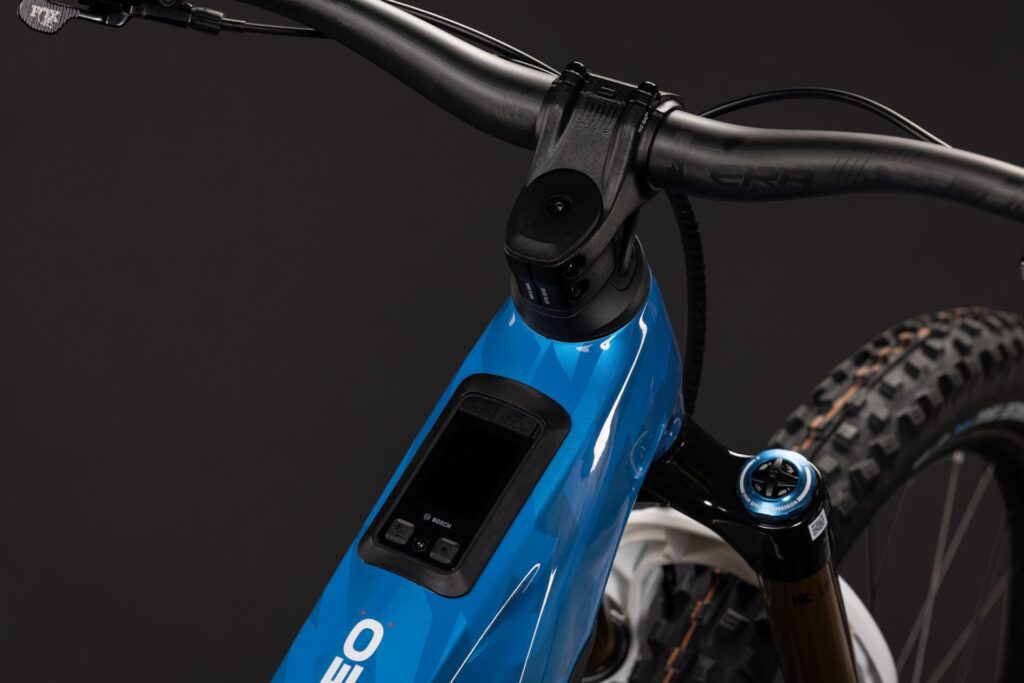 Cube Stereo Hybrid ONE77 HPC AT 800 actionteam
