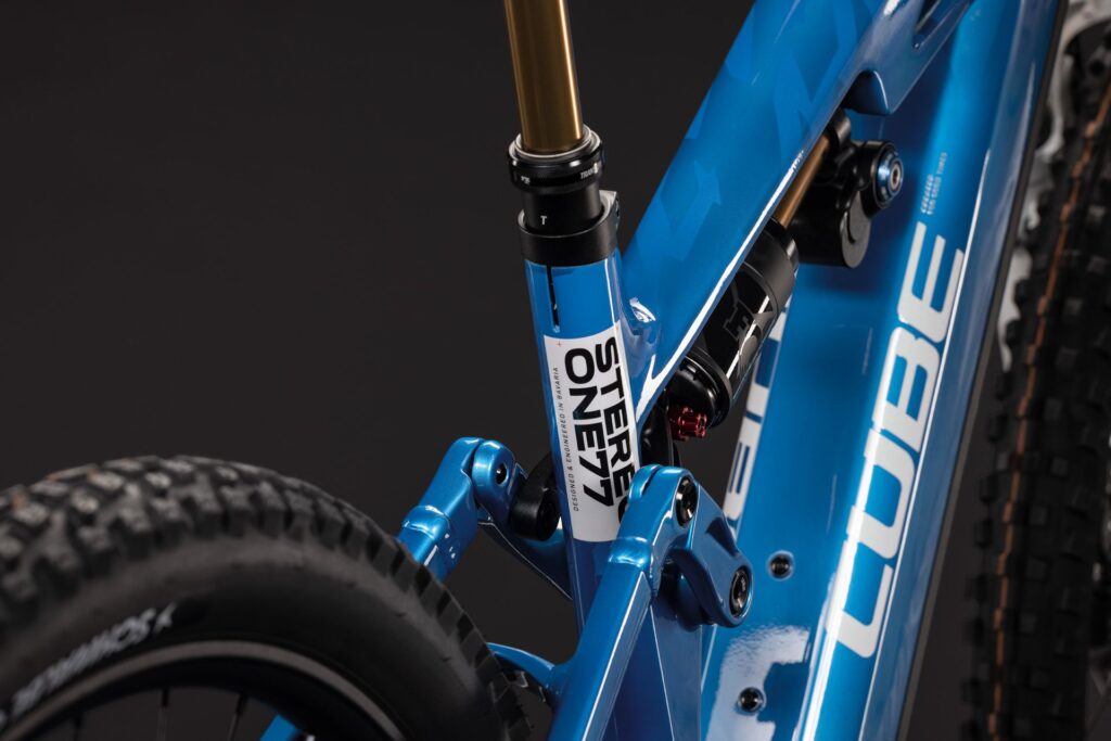 Cube Stereo Hybrid ONE77 HPC AT 800 actionteam
