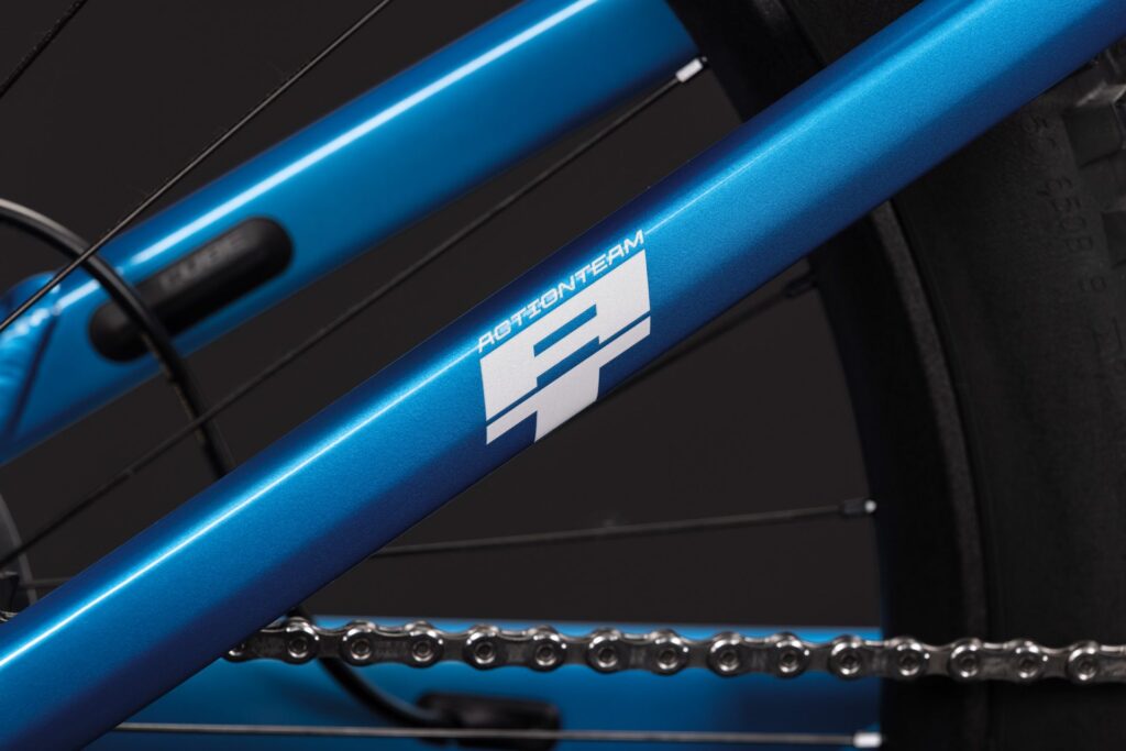Cube Stereo Hybrid ONE77 HPC AT 800 actionteam