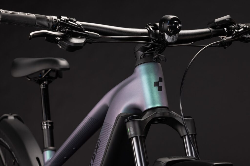 Cube Reaction Hybrid Pro 800 FE polarlight´n´black