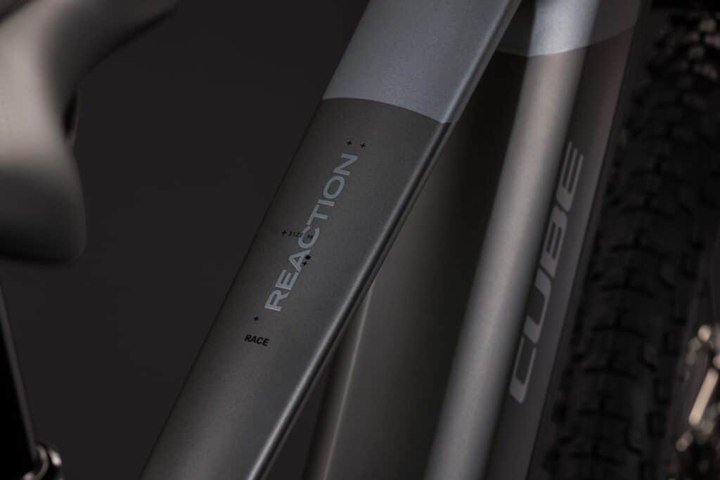 Cube Reaction Hybrid Race 800 slabgrey´n´chrome