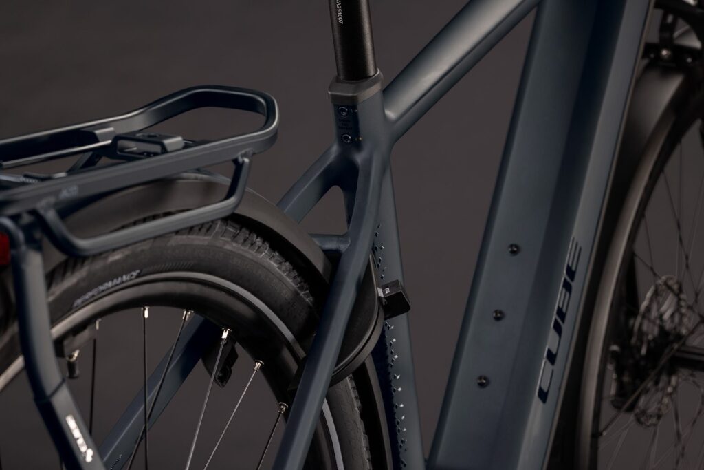 Cube Kathmandu Hybrid Pro 800 coal´n´black