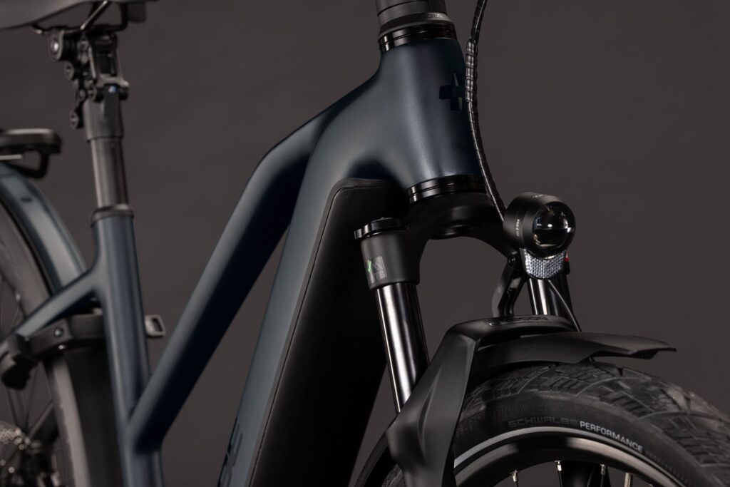 Cube Kathmandu Hybrid Pro 800 coal´n´black