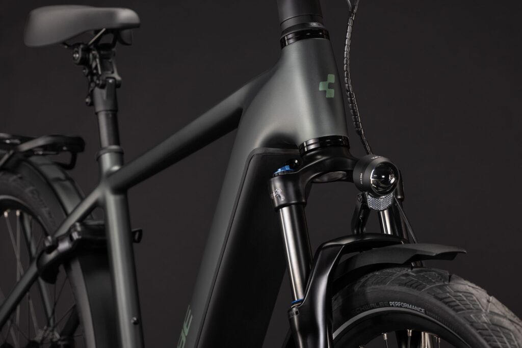 Cube Kathmandu Hybrid Deluxe Pro 800 blackforest´n´chrome