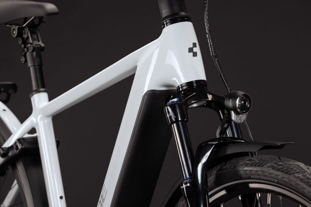 Cube Kathmandu Hybrid Deluxe Pro 800 metallicwhite´n´chrome