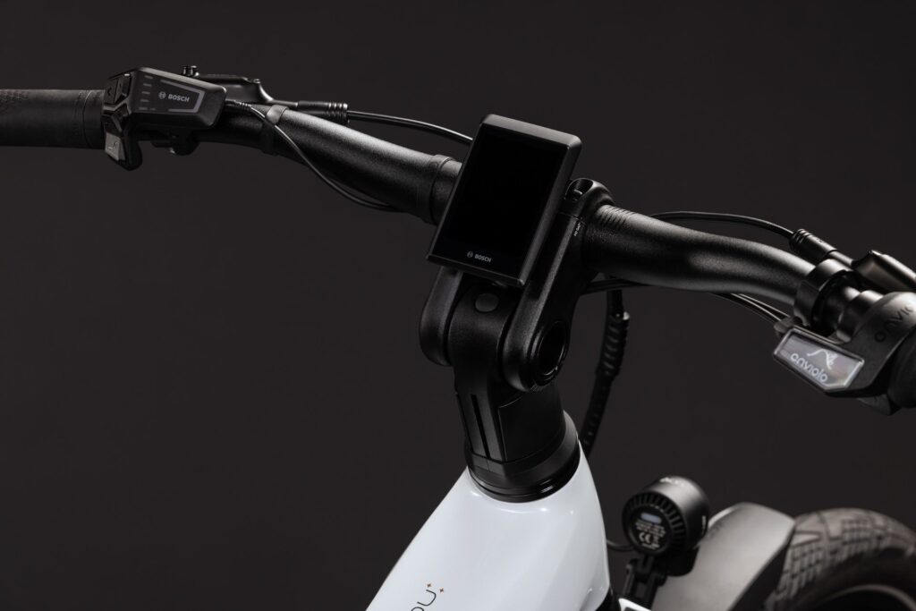 Cube Kathmandu Hybrid Deluxe Pro 800 metallicwhite´n´chrome