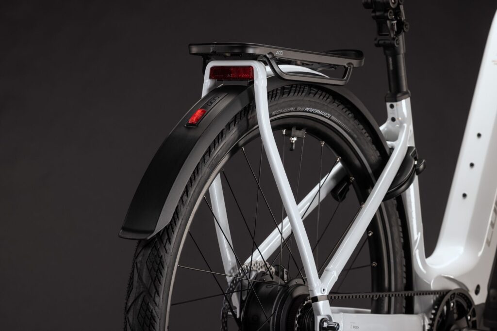 Cube Kathmandu Hybrid Deluxe Pro 800 metallicwhite´n´chrome