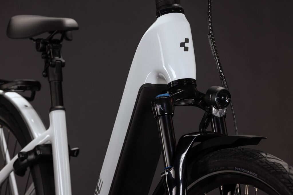 Cube Kathmandu Hybrid Deluxe Pro 800 metallicwhite´n´chrome