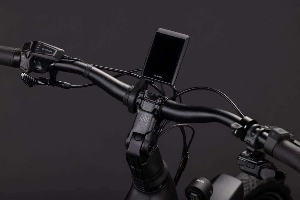 Cube Kathmandu Hybrid ONE11 HPC SLT 800 carbon´n´silverdust