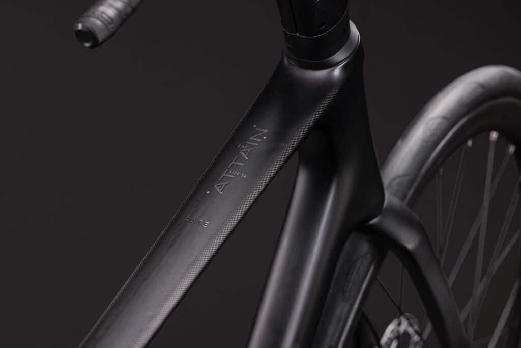 Cube Attain C:62 Race carbon´n´coalchrome