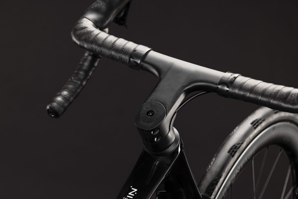 Cube Attain C:62 SLT carbon´n´white