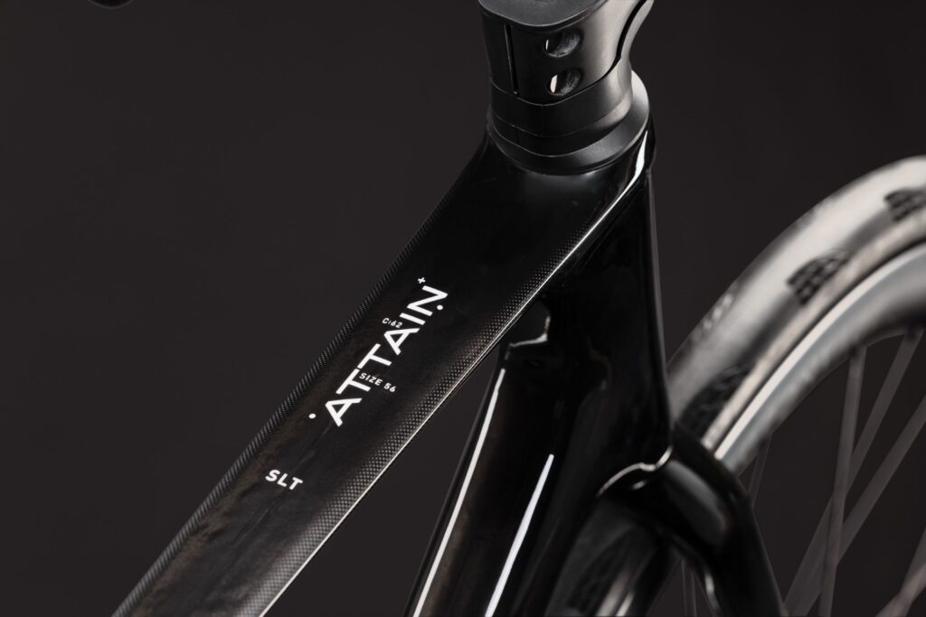 Cube Attain C:62 SLT carbon´n´white
