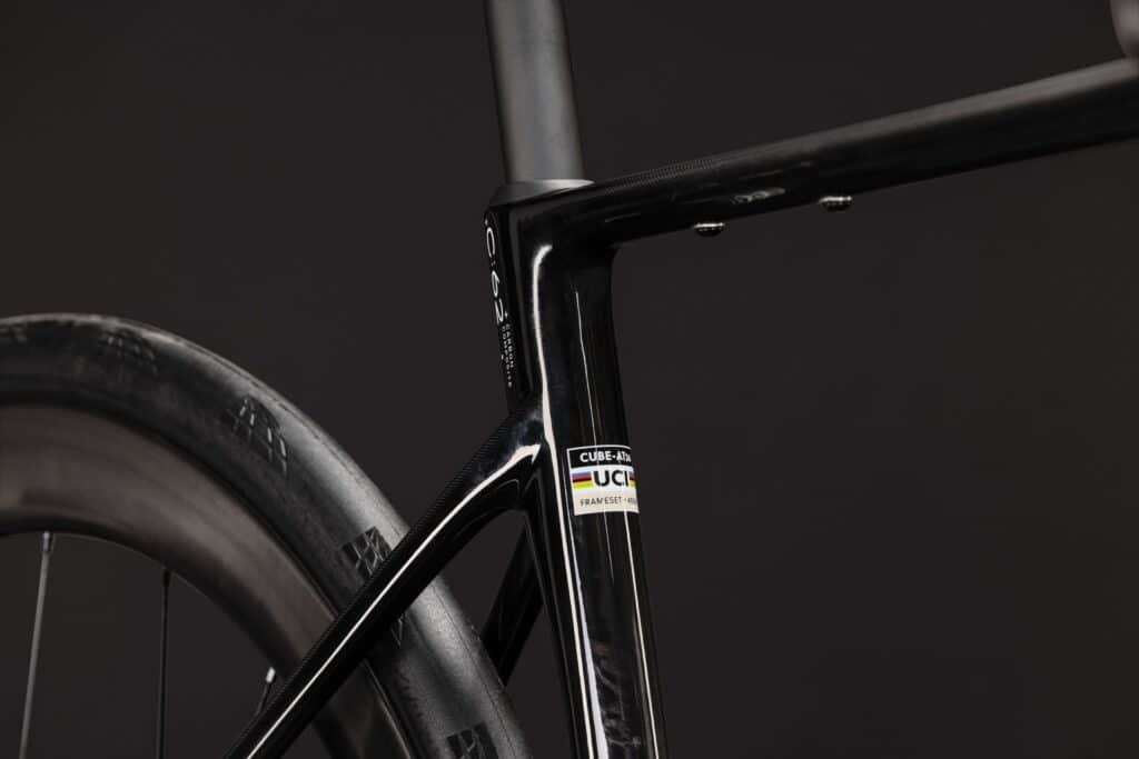 Cube Attain C:62 SLT carbon´n´white