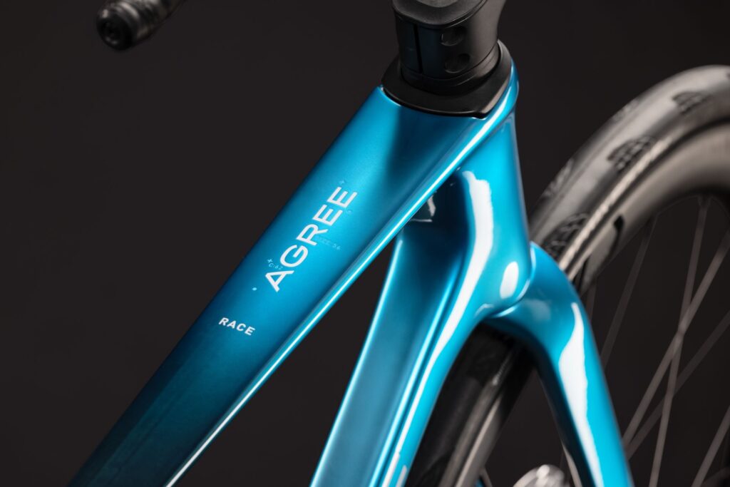 Cube Agree C:62 Race chromeblue´n´liquidblue