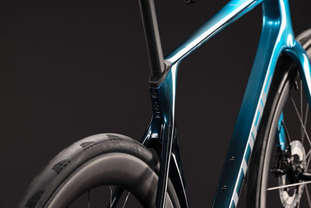 Cube Agree C:62 Race chromeblue´n´liquidblue