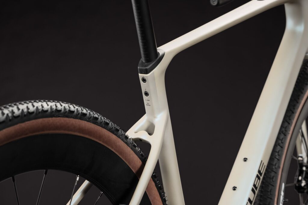 Cube Nuroad C:62 SLX glintsand´n´black