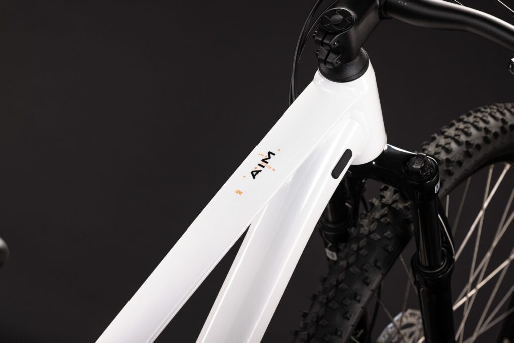 Cube Aim ONE metallicwhite´n´black