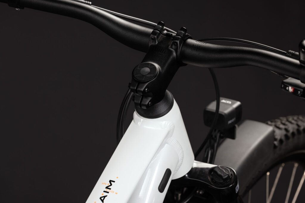 Cube Aim ONE FE metallicwhite´n´black