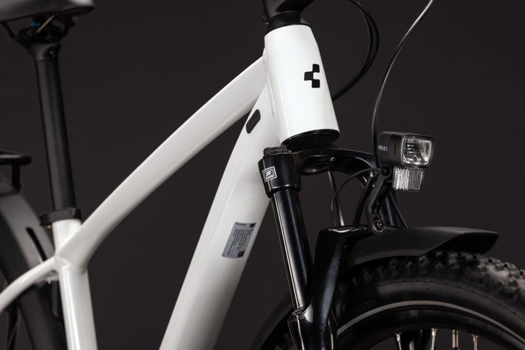 Cube Aim ONE FE metallicwhite´n´black
