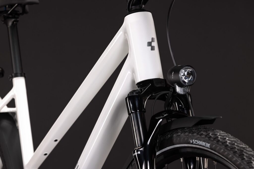 Cube Kathmandu Pro metallicwhite´n´chrome